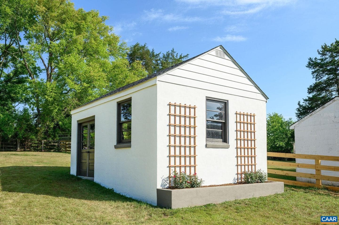 1007 Saint Clair Ave photo 41