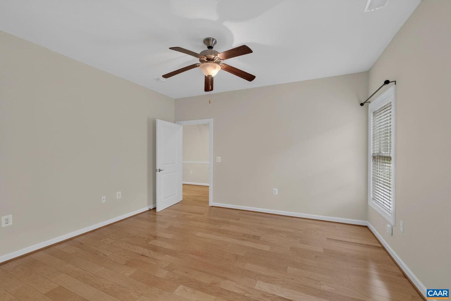 1824 Barefoot Ct photo 20