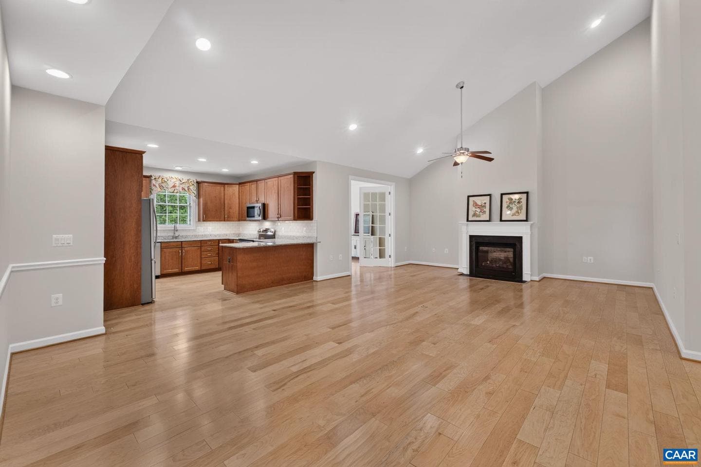 1824 Barefoot Ct photo 6