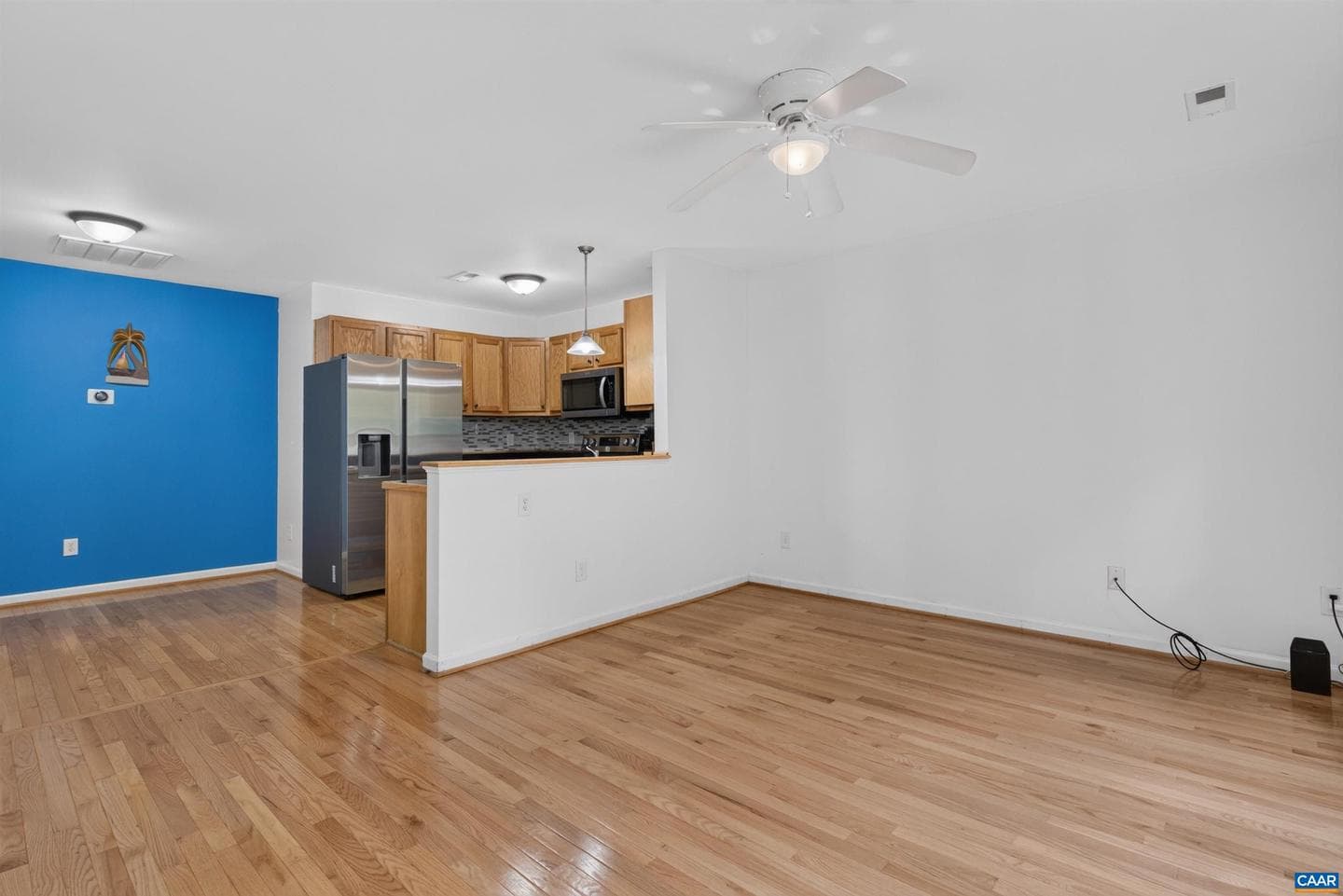 562 Cleveland Ave photo 4
