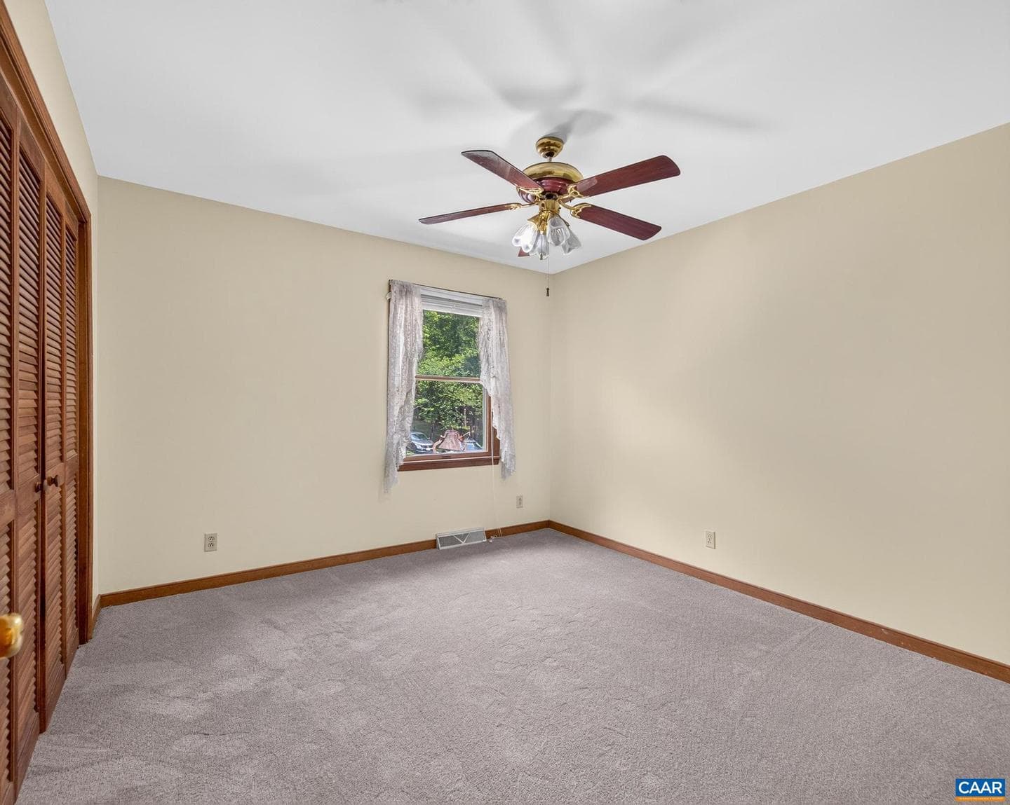 1379 Ridge Rd photo 17