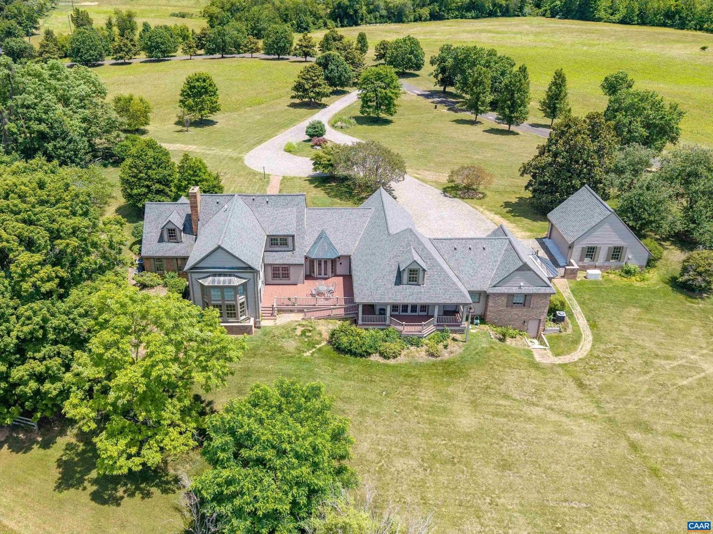 546 Three Pond Ln photo 11