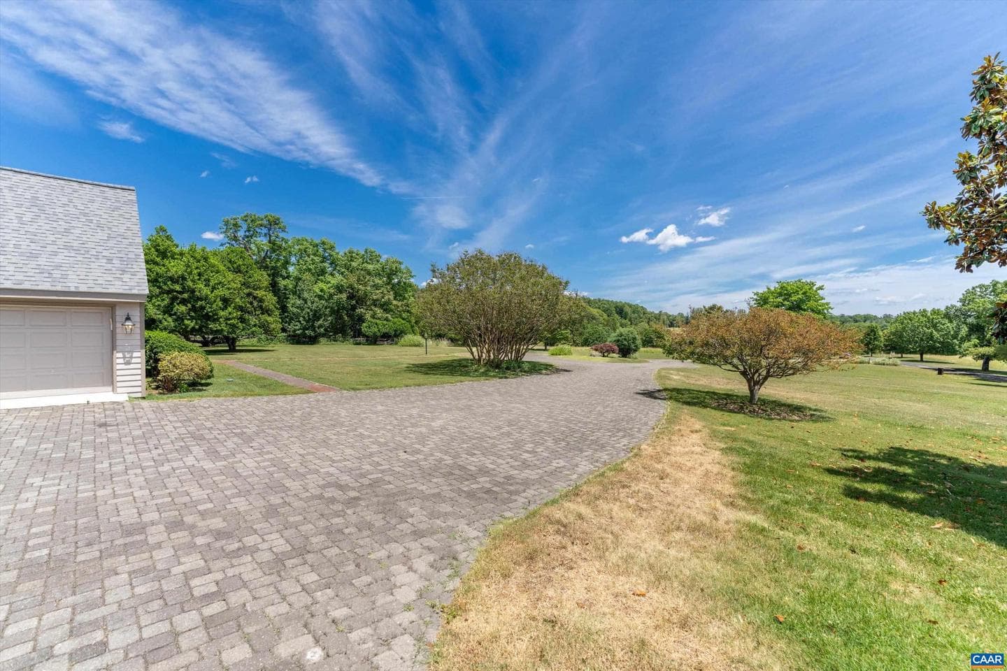 546 Three Pond Ln photo 19
