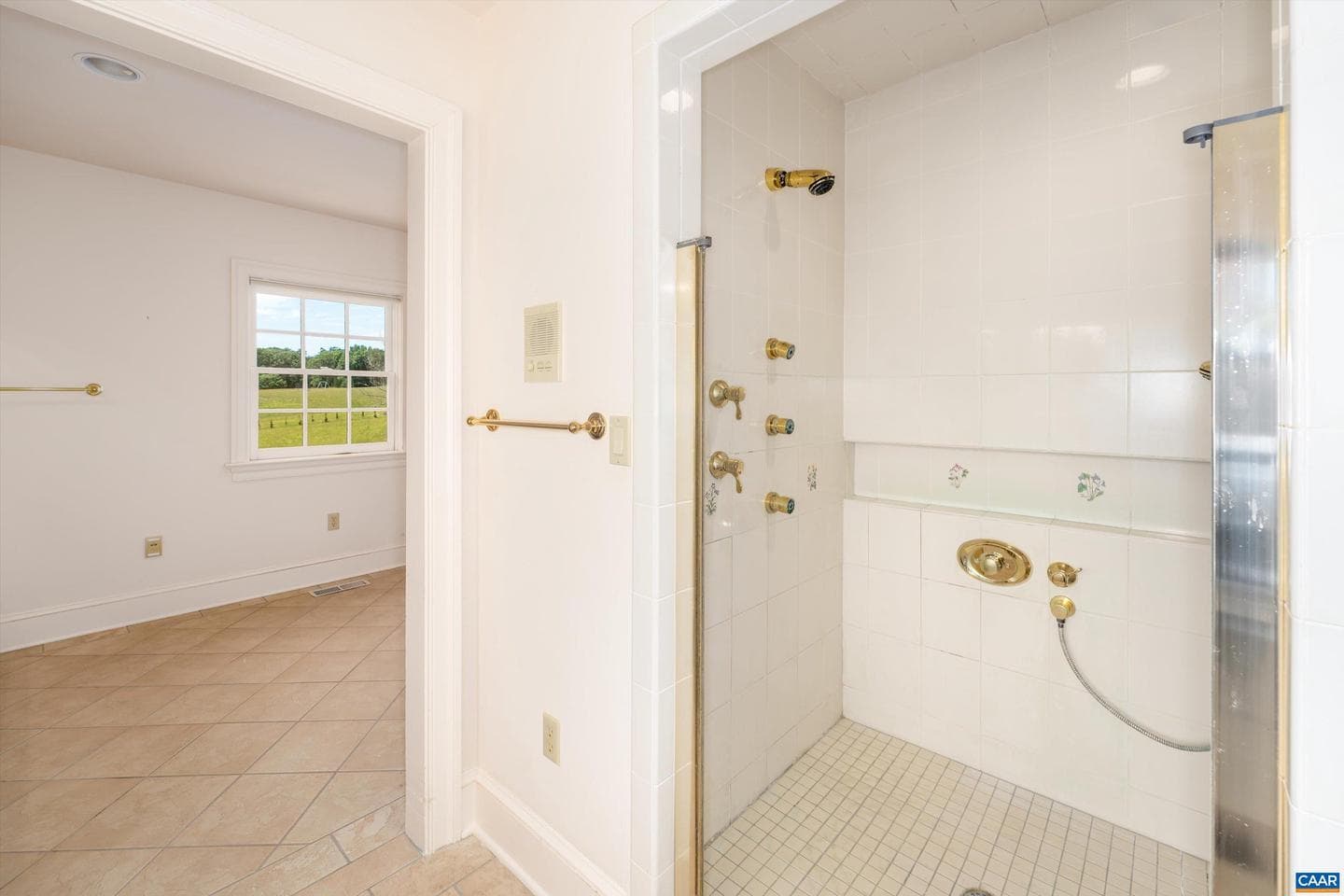 546 Three Pond Ln photo 37