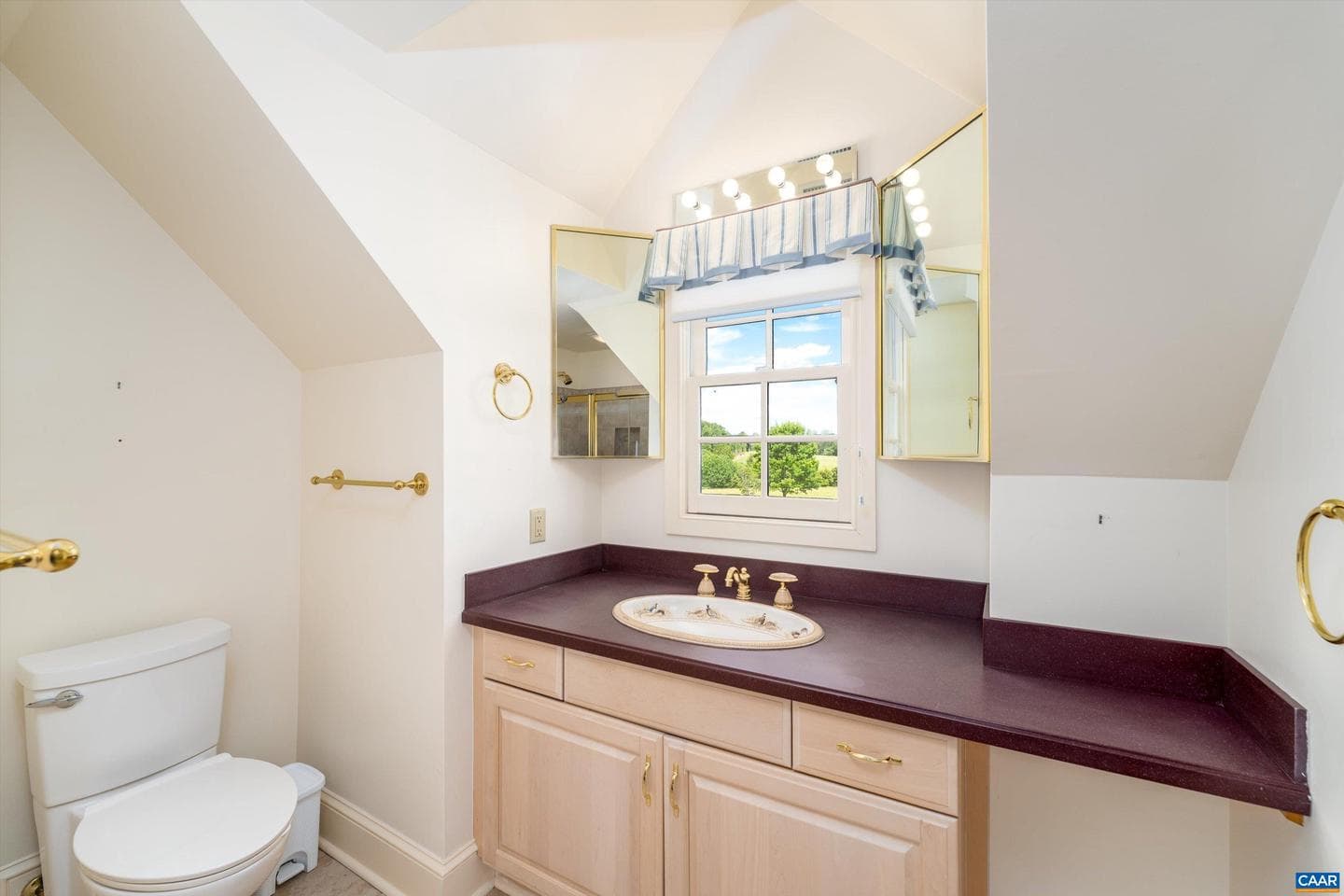 546 Three Pond Ln photo 54