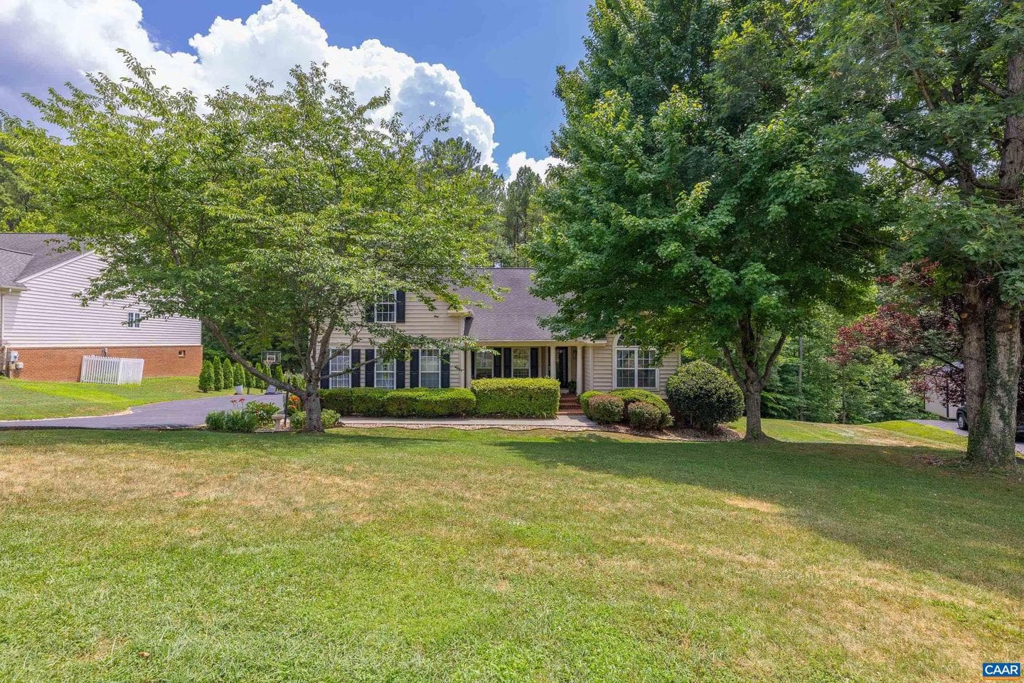137 Whispering Woods Pl photo 3