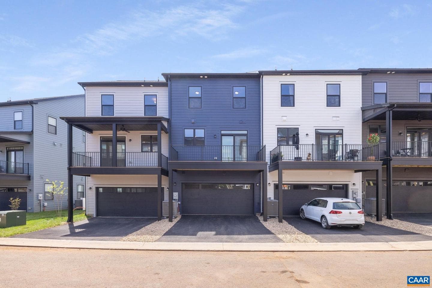 19 Larkin Ave photo 2