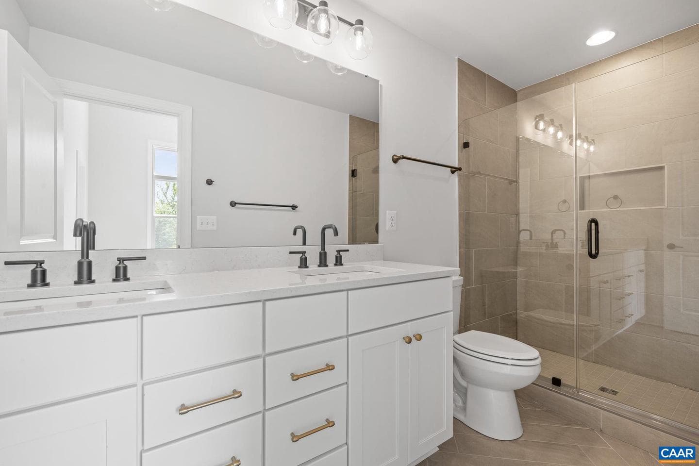 19 Larkin Ave photo 24