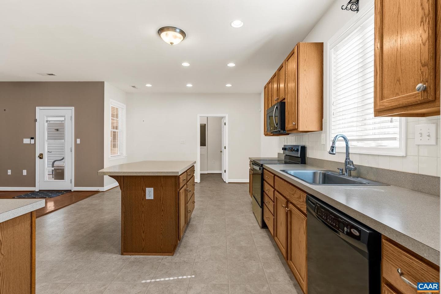 64 Saint Andrews St photo 9
