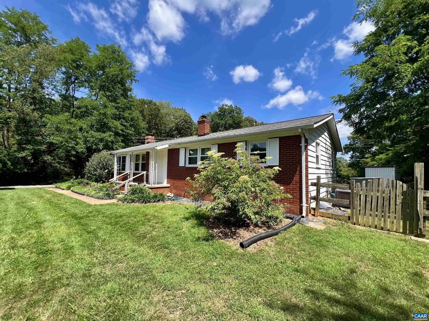 19129 Allens Ln photo 2