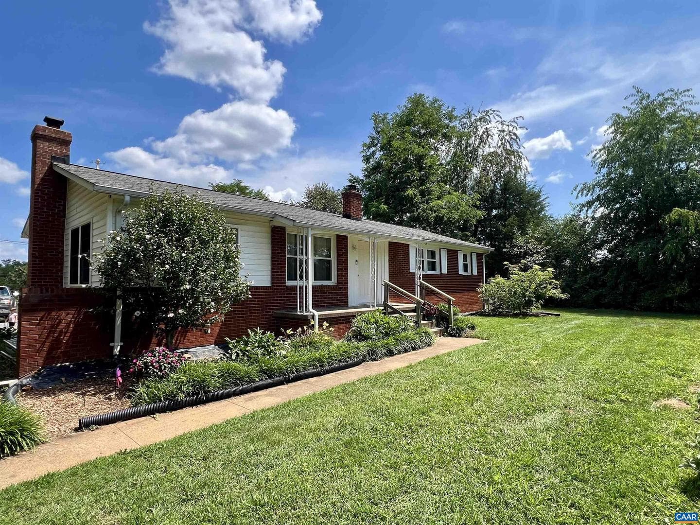 19129 Allens Ln photo 3