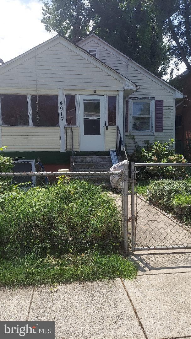 4915 Nash Street NE photo 1