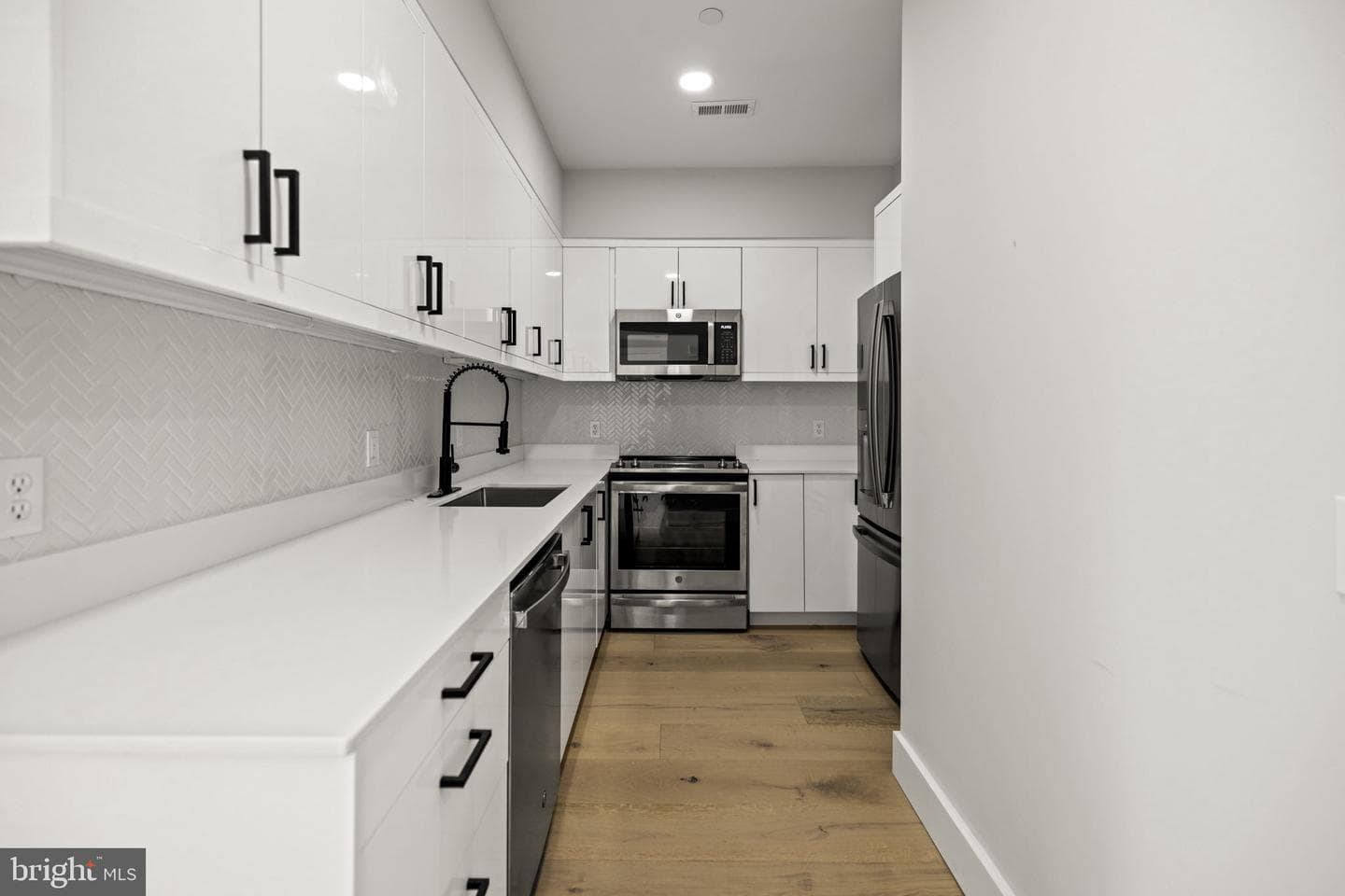 919 12th Street NE #105 photo 6