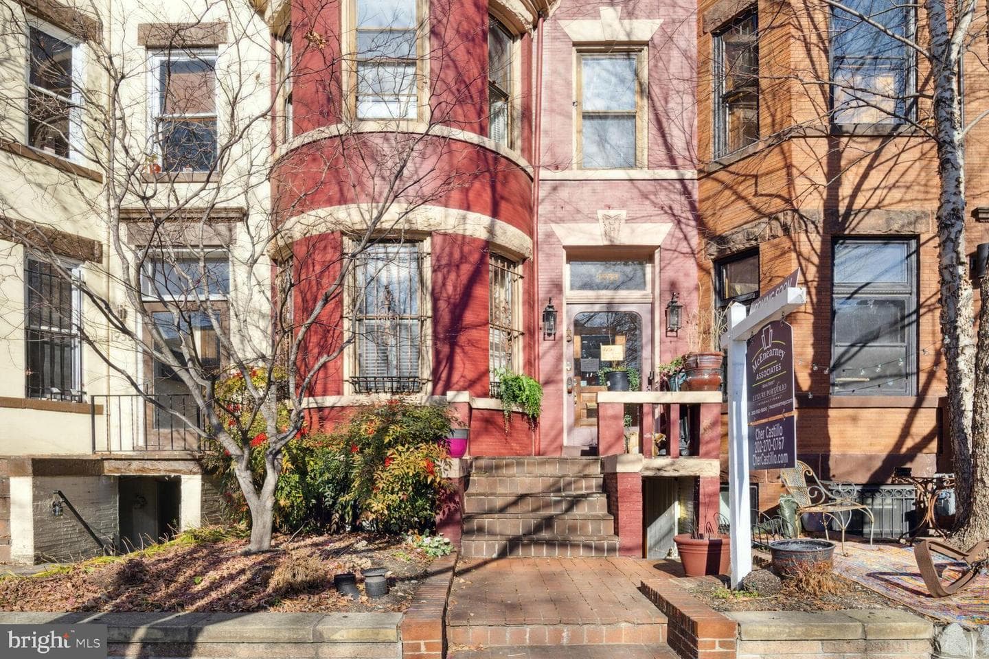 1933 Calvert Street NW photo 2