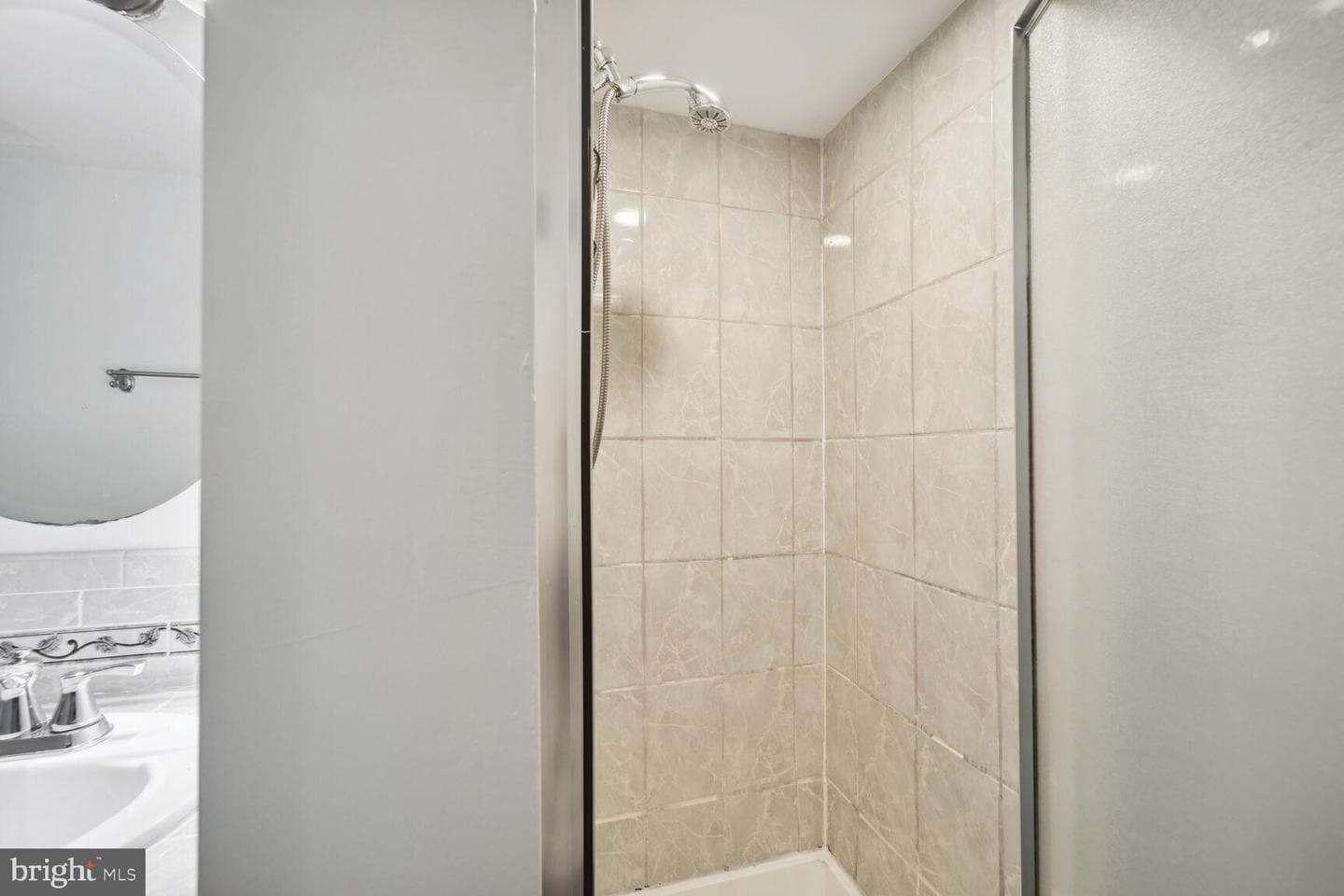 1933 Calvert Street NW photo 47