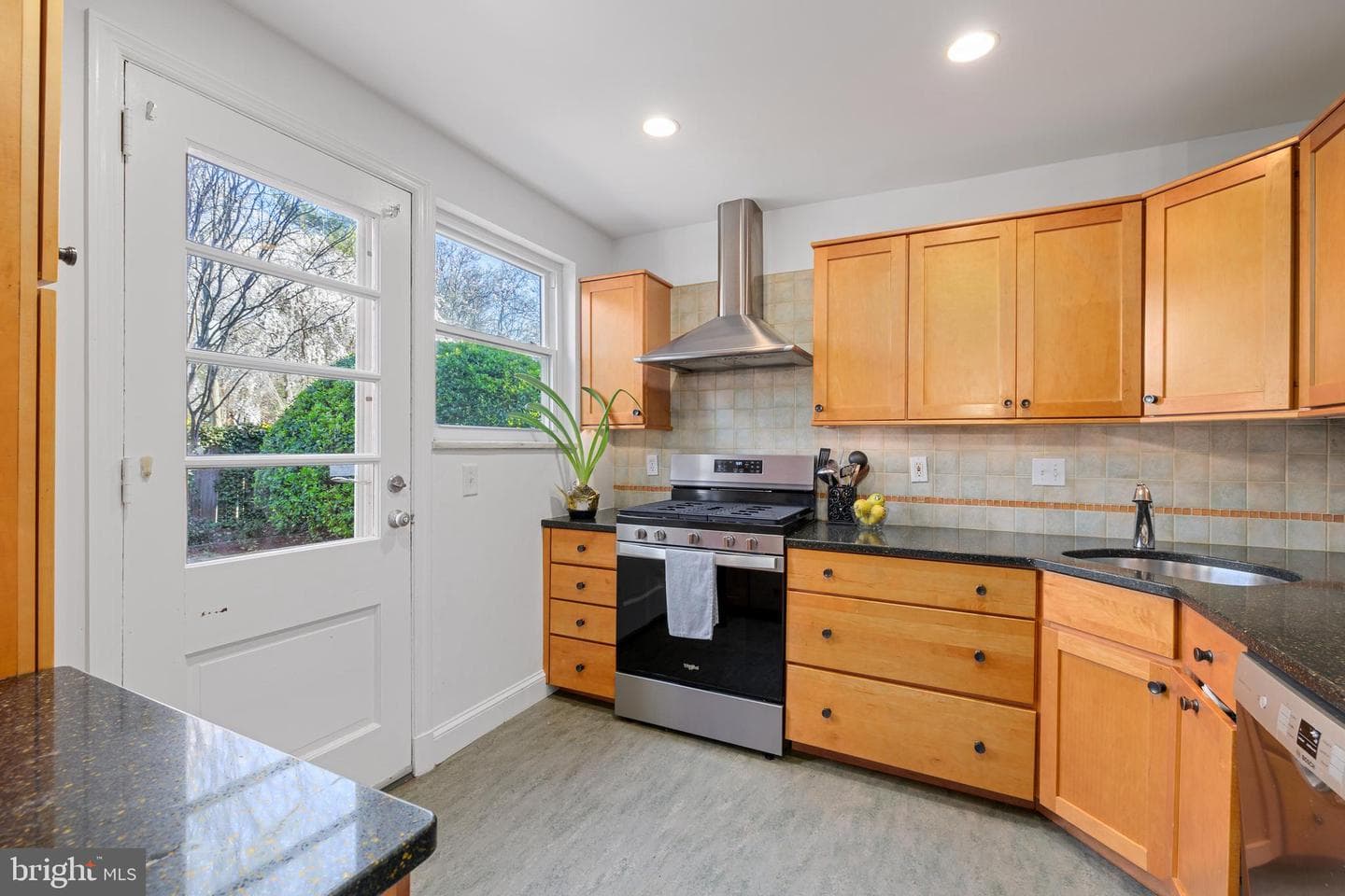 3121 Patterson Street NW photo 8