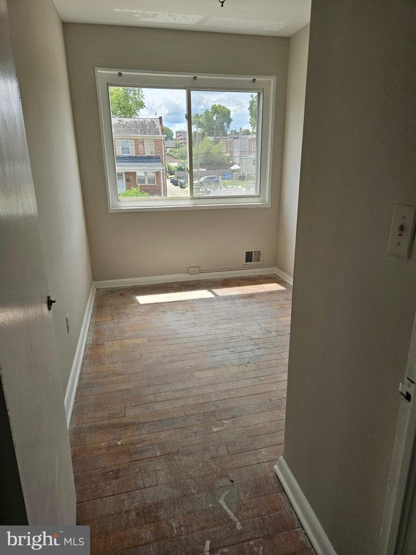 1006 Crittenden Street NE photo 15