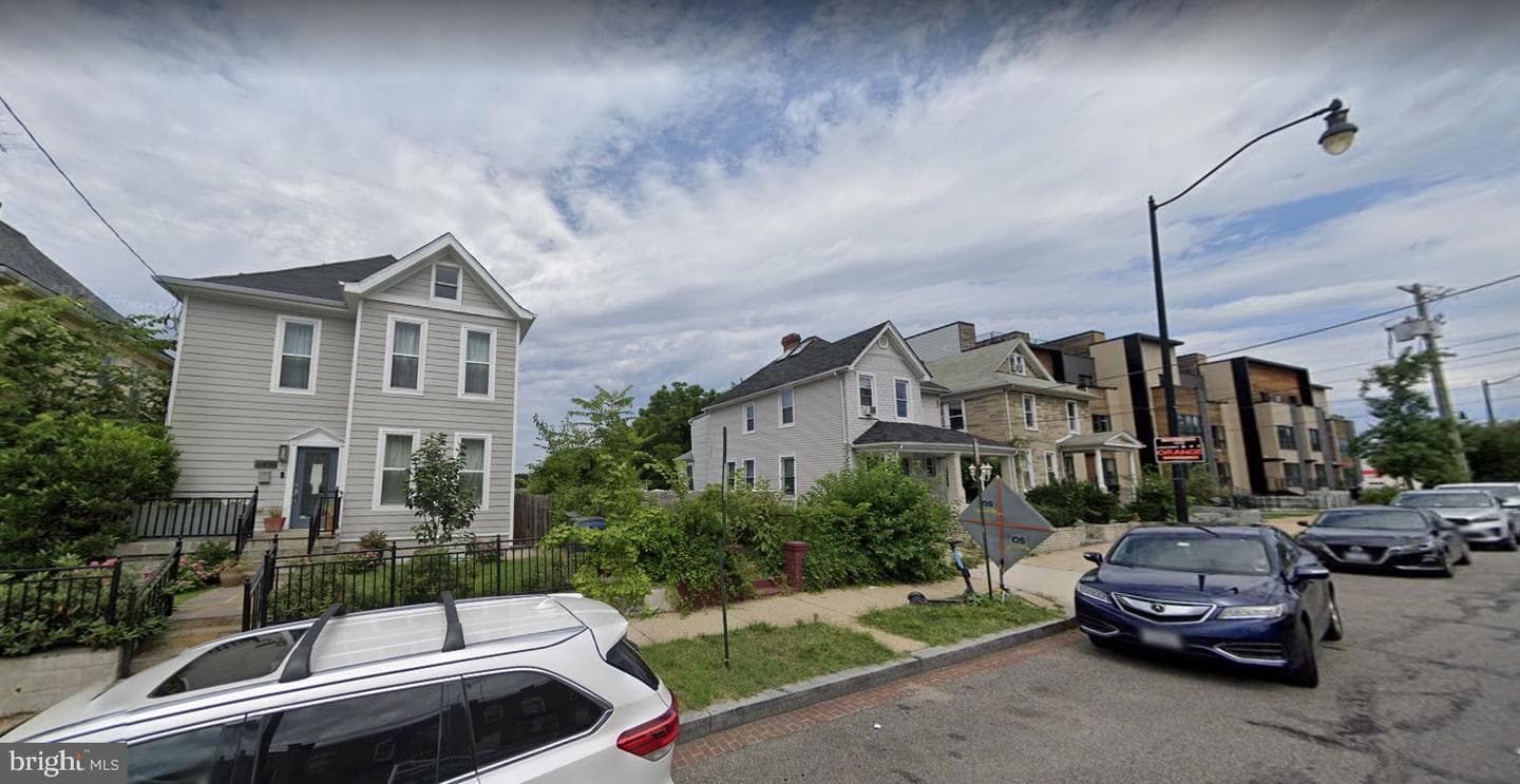 2710 12th Street NE photo 6