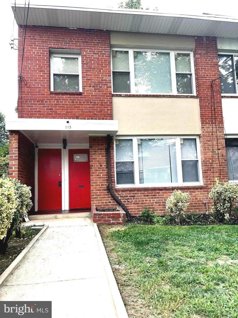 115 Victor Street NE photo 3