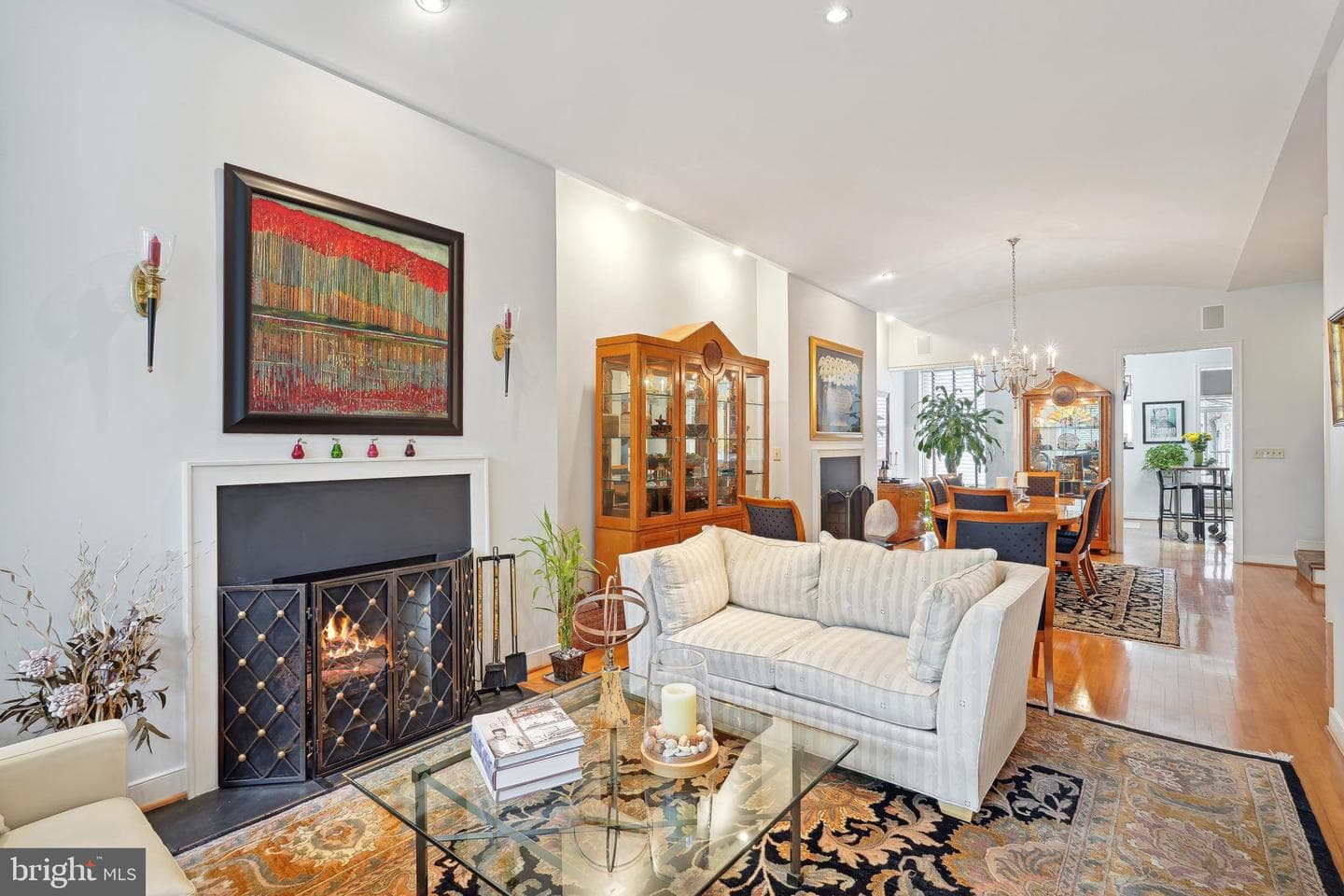 2020 Hillyer Place NW photo 4