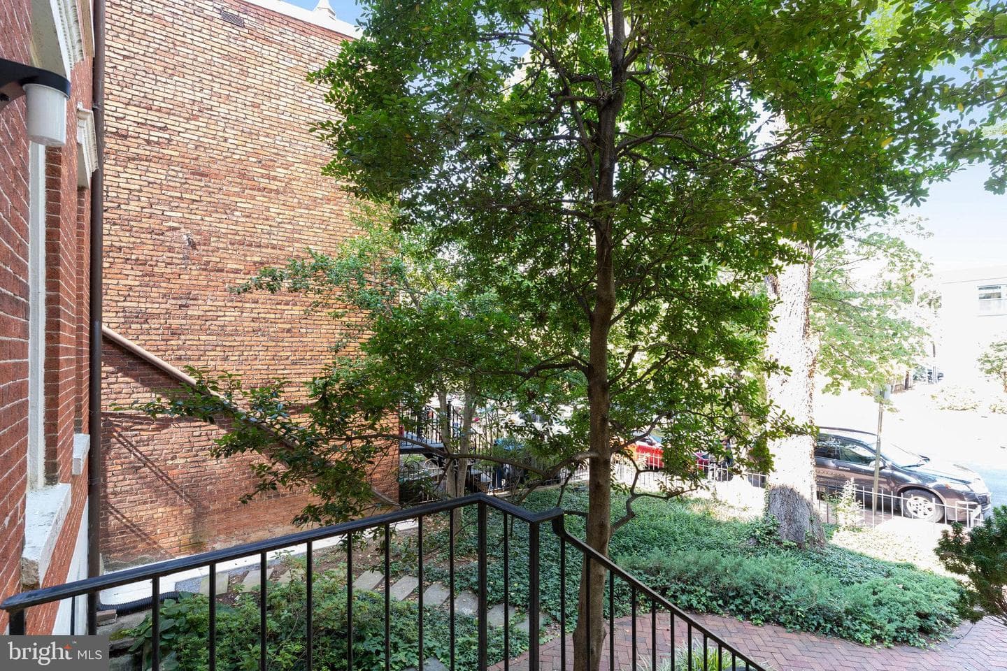715 G Street SE photo 30