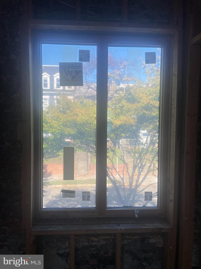 518 Columbia Road NW photo 2