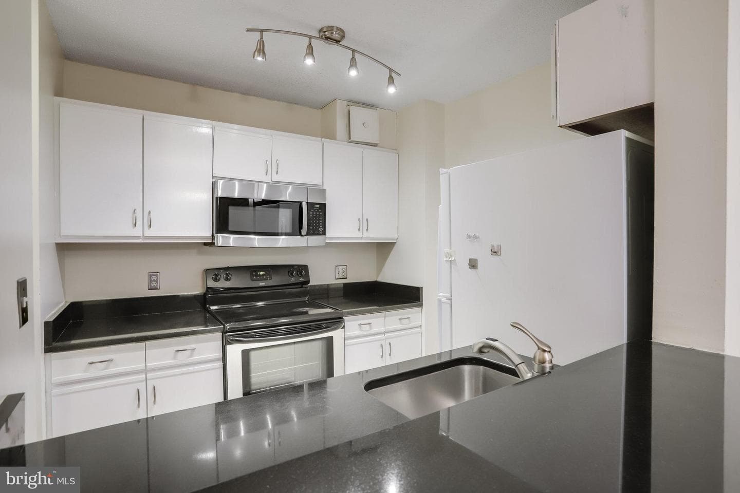 2320 Wisconsin Avenue NW #115 photo 17