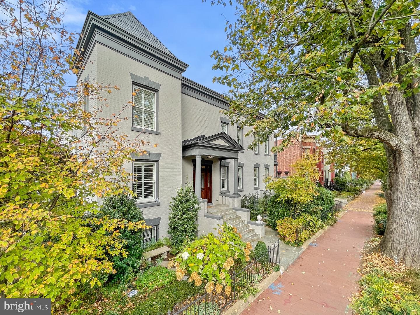 604 5th Street NE photo 1