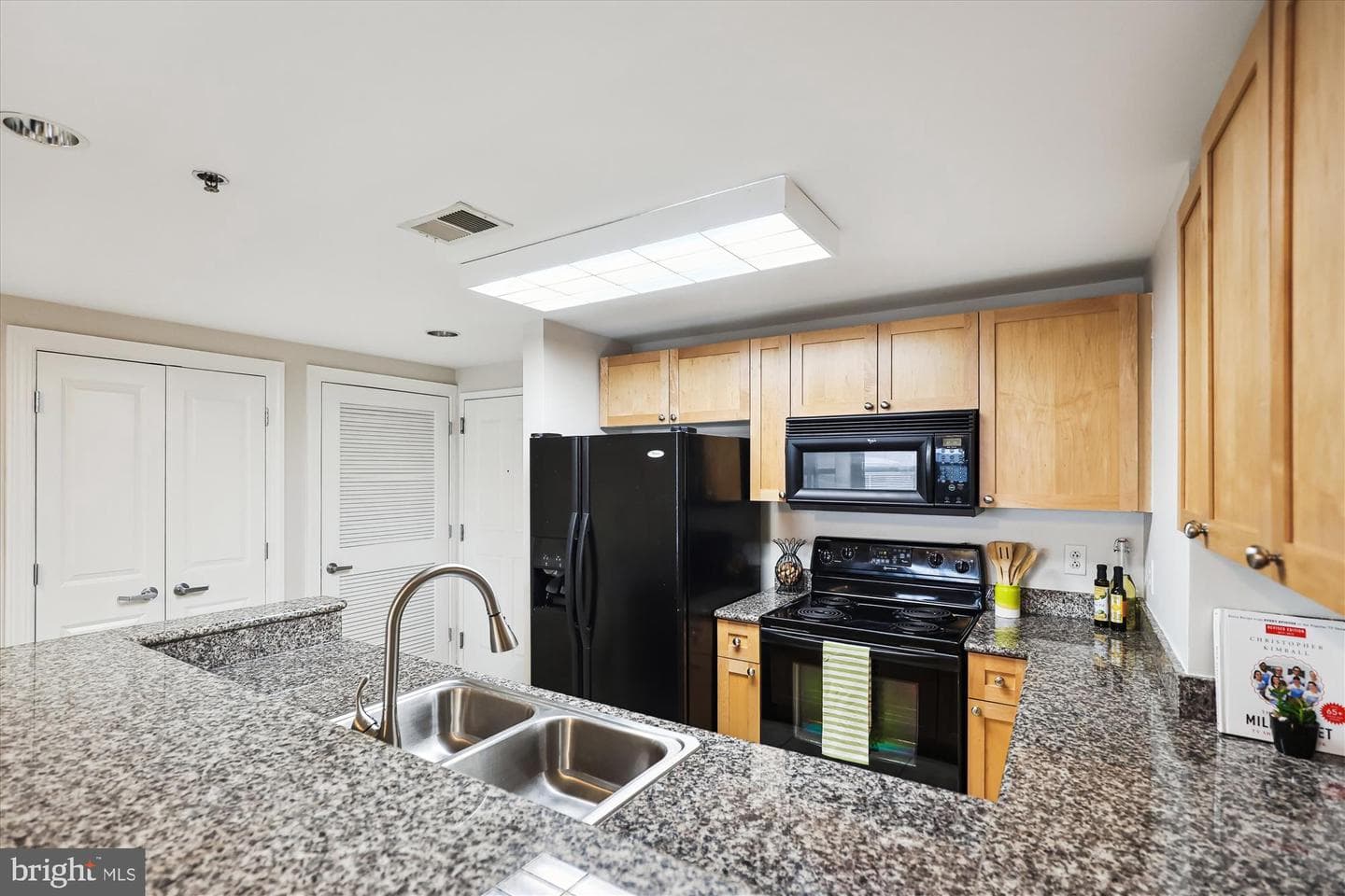 777 7th Street NW #804 photo 17