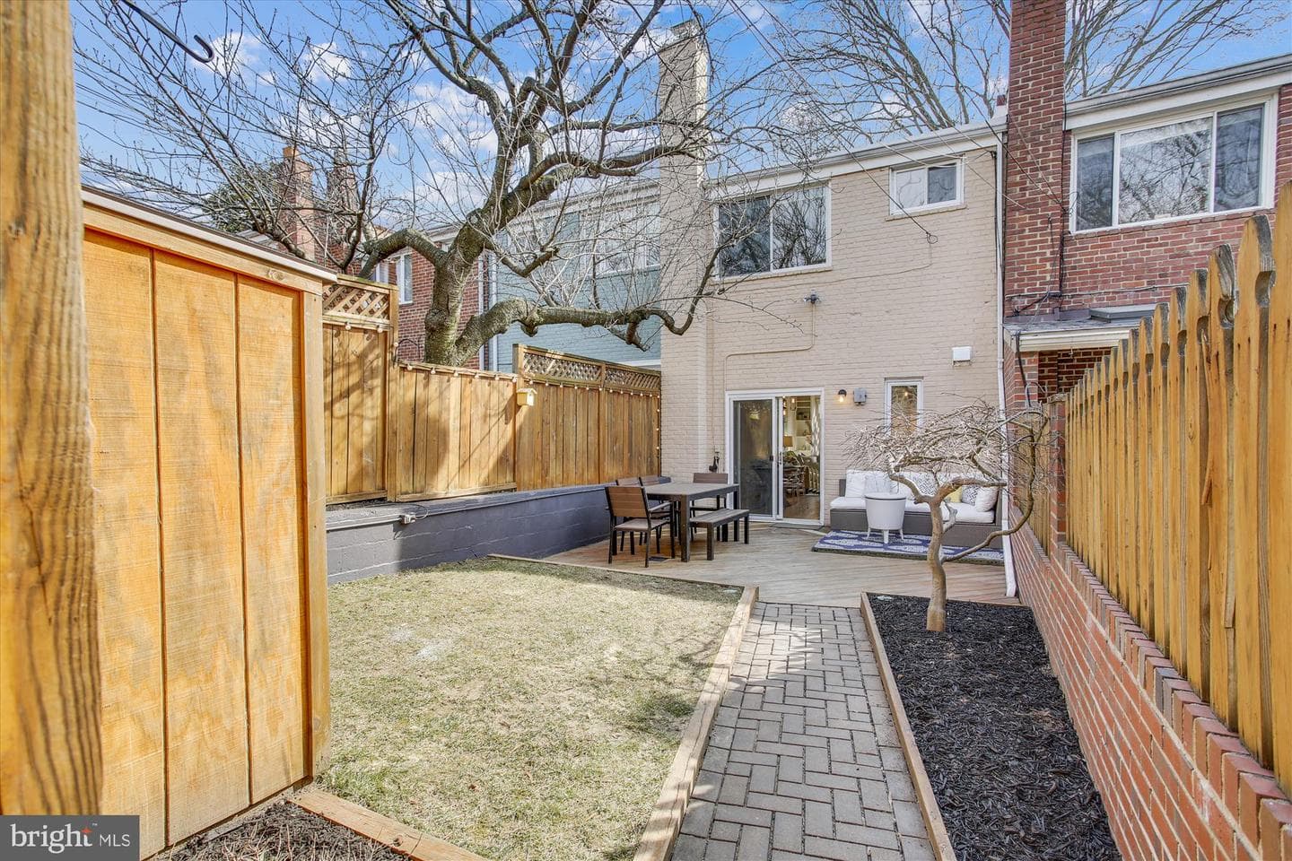 1733 Harvard Street NW photo 31