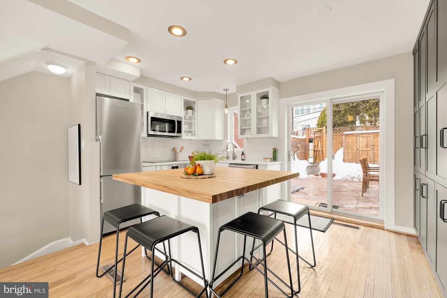 1733 Harvard Street NW photo 9