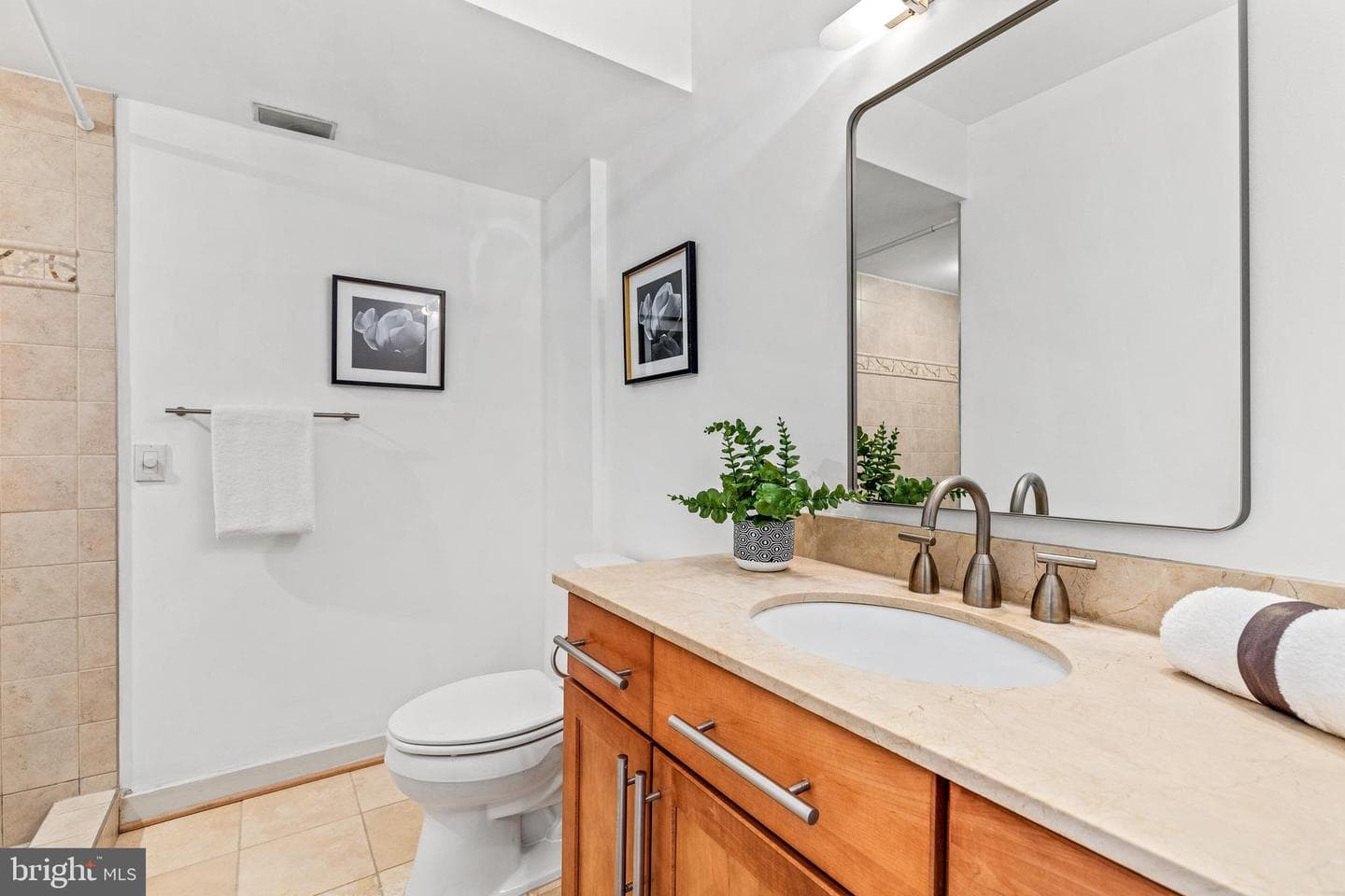 1323 K Street SE #204 photo 22