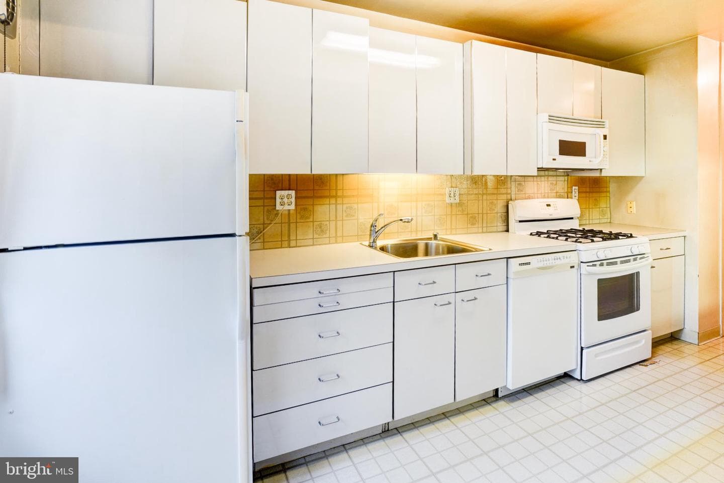4201 Cathedral Avenue NW #201e photo 10