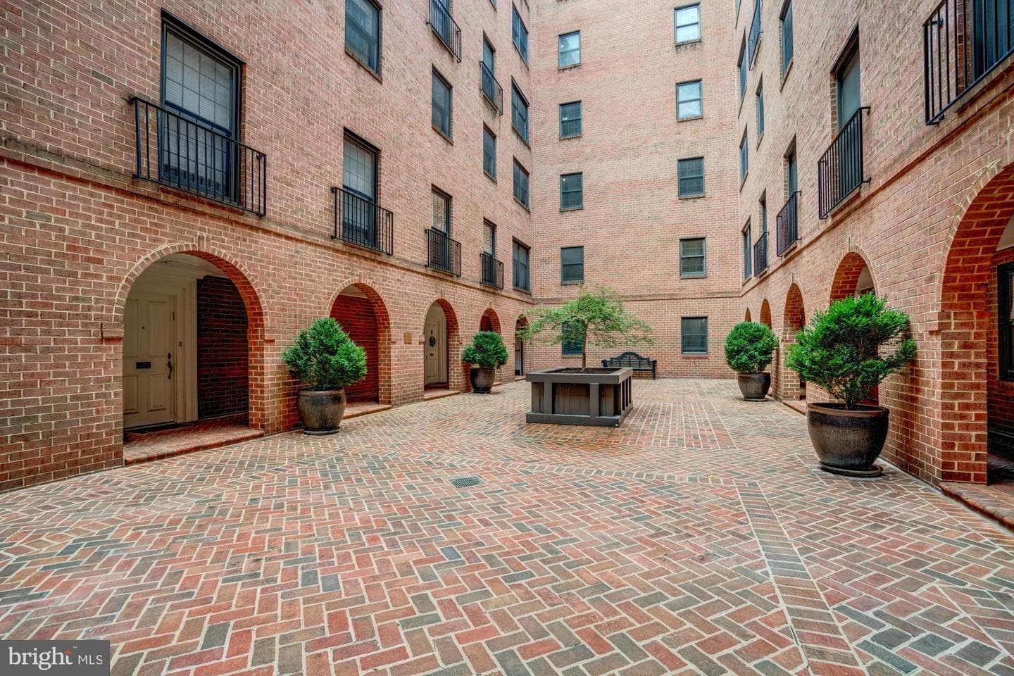 2828 Wisconsin Avenue NW #500 photo 8