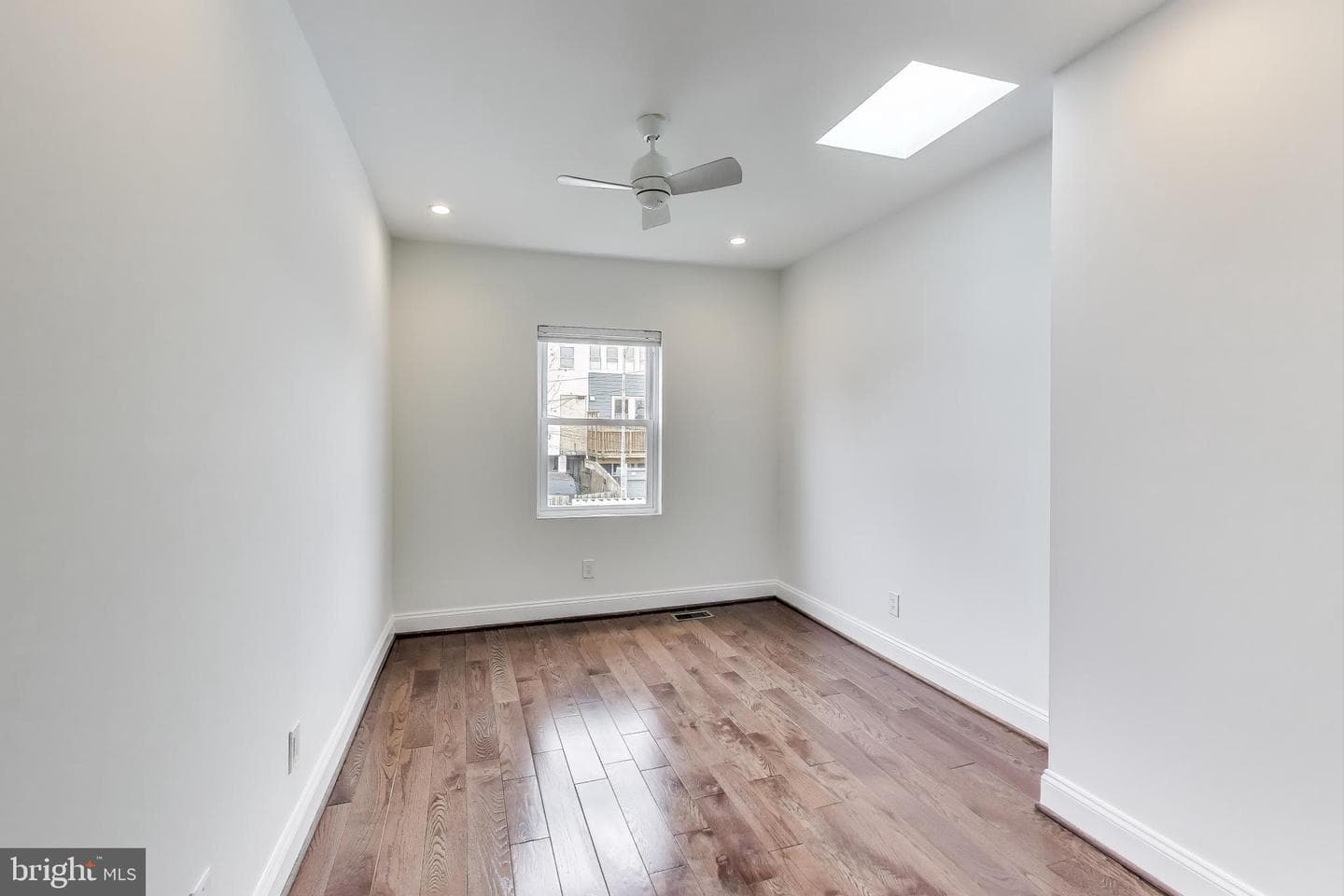 402 Emerson Street NW photo 19