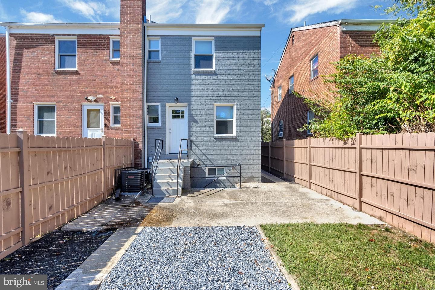 791 Barnaby Road SE photo 33