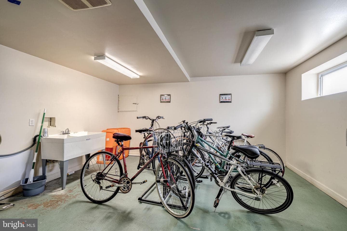 1420 Clifton Street NW #302 photo 31