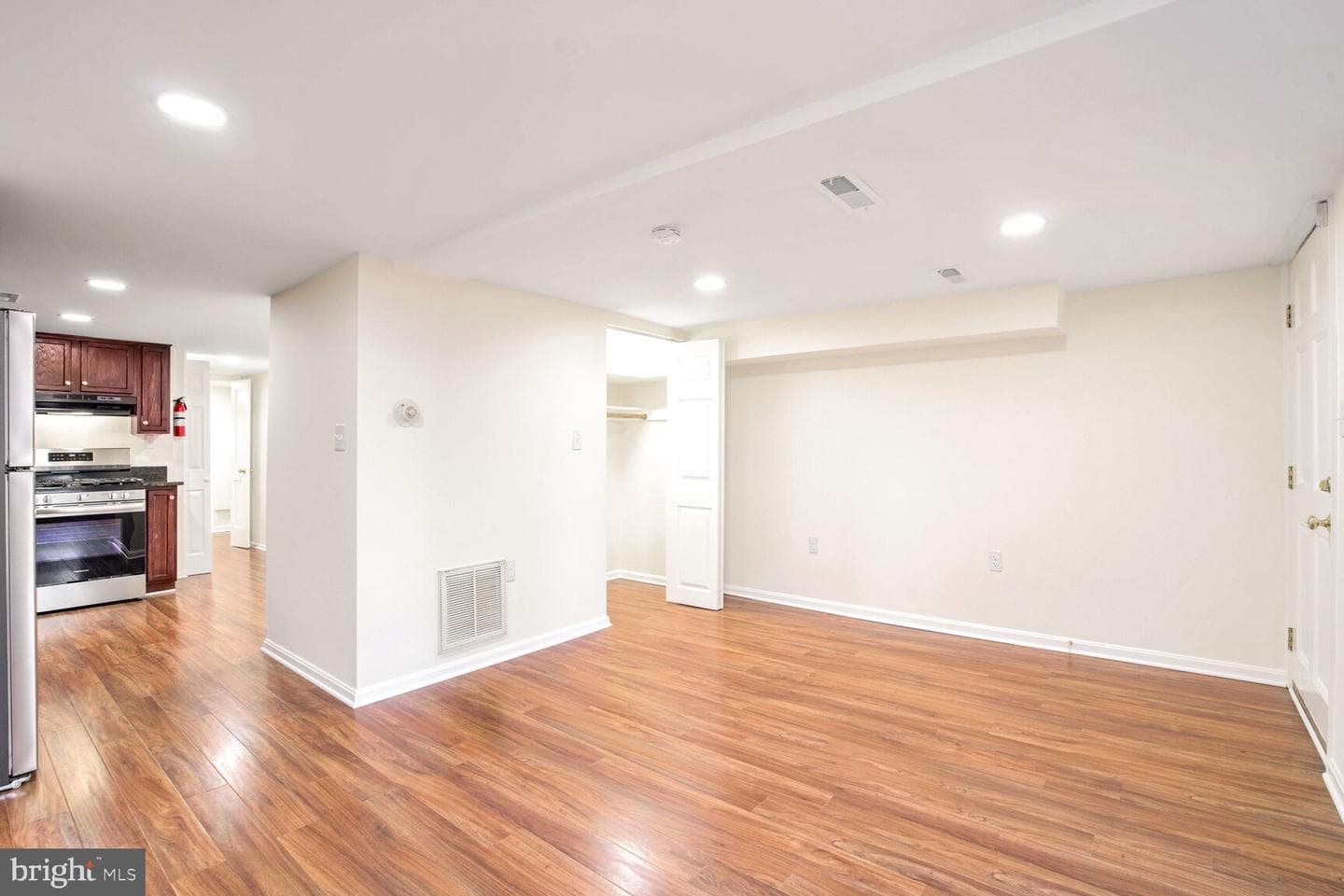 507 G Street NE photo 48
