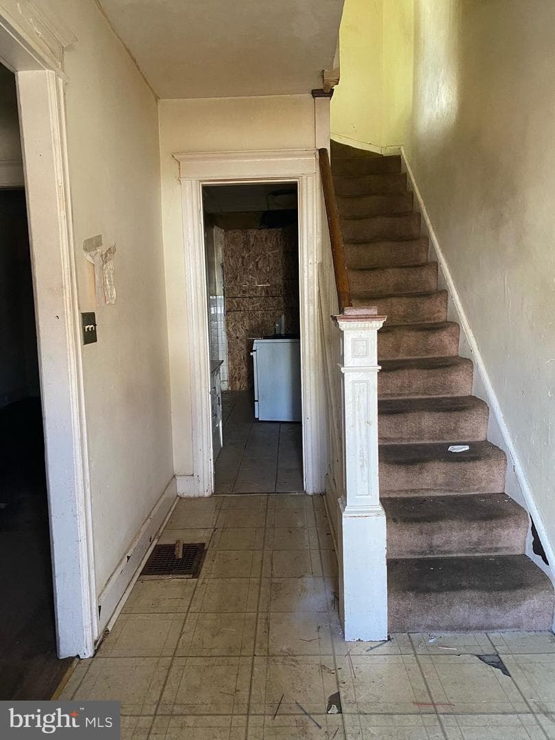 1505 E SE photo 3