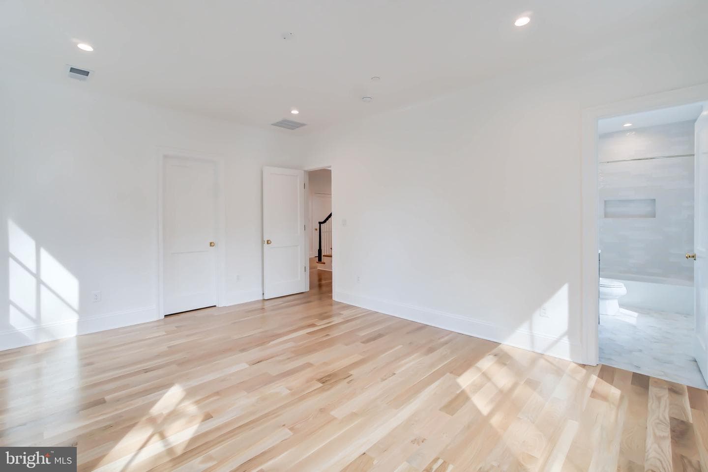 4821 Upton Street NW photo 77