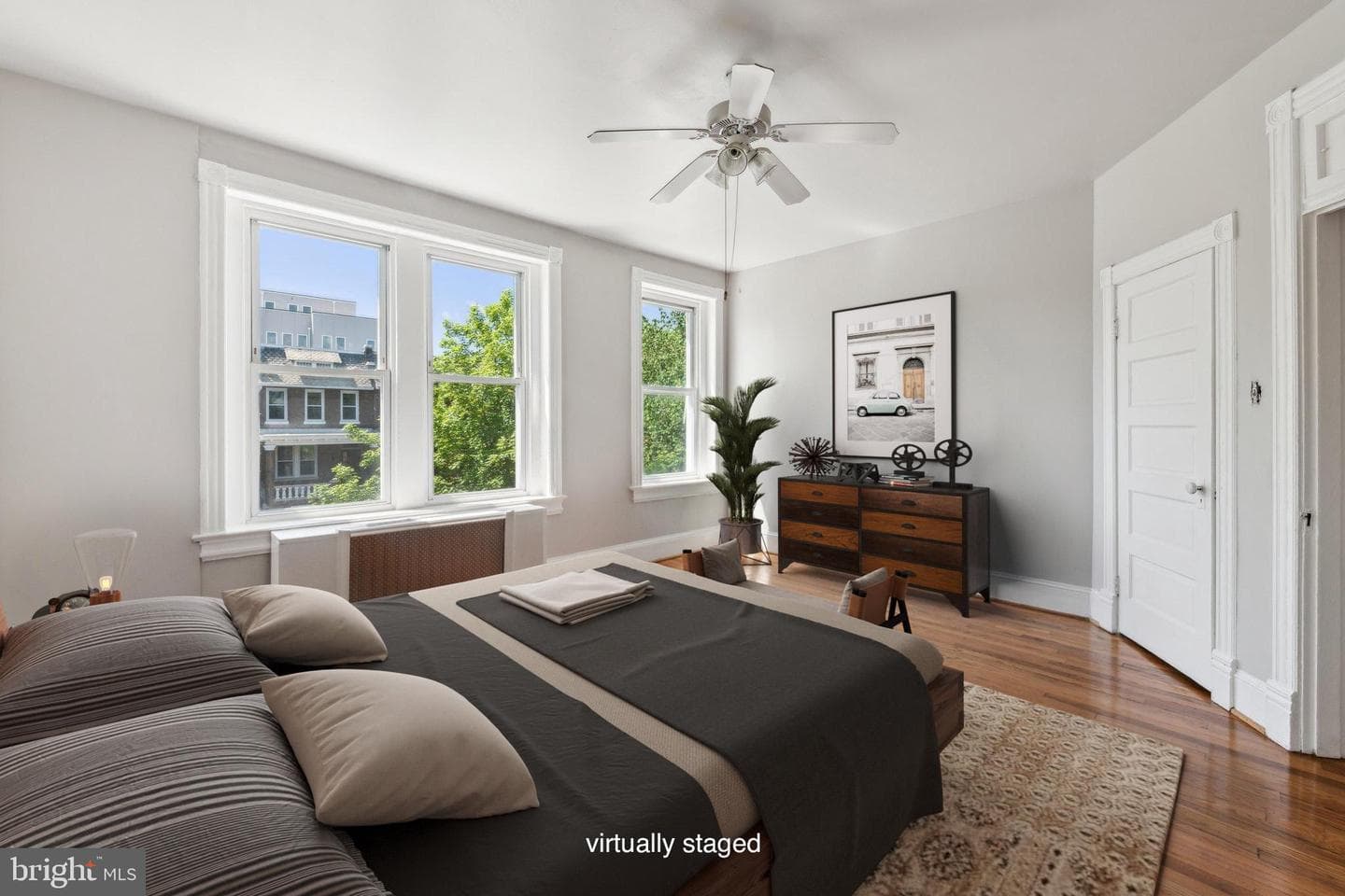 1306 E Street NE photo 11