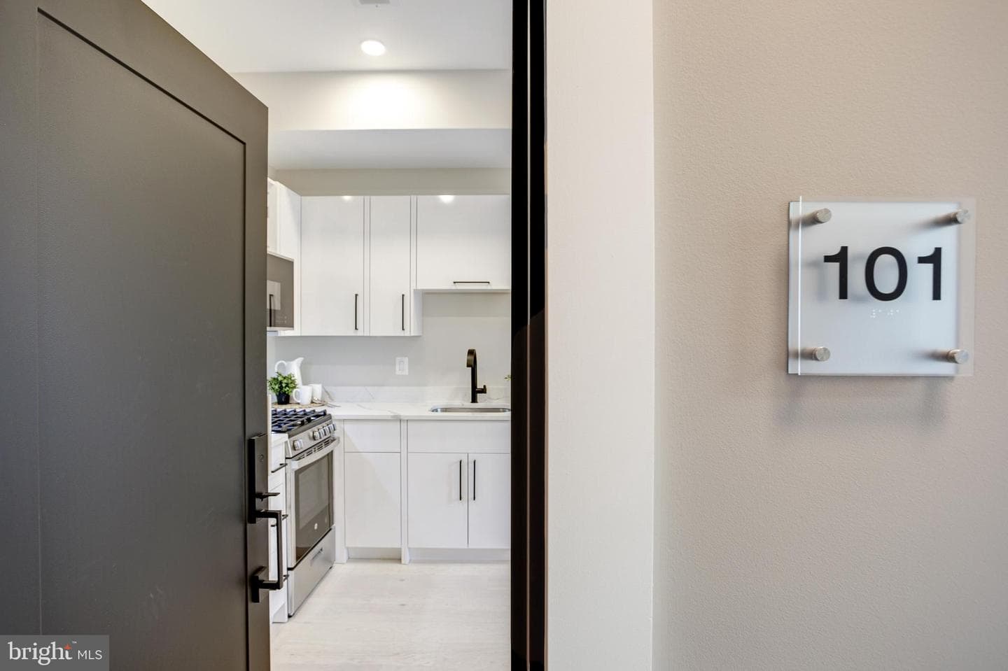 2301 Ontario Road NW #101 photo 2