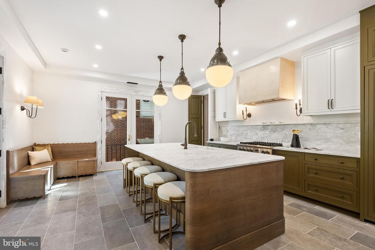 2429 California Street NW photo 4