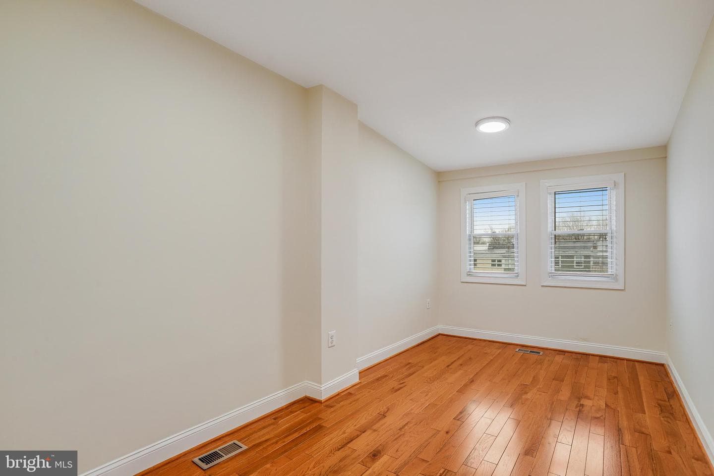 1318 Longfellow Street NW photo 20