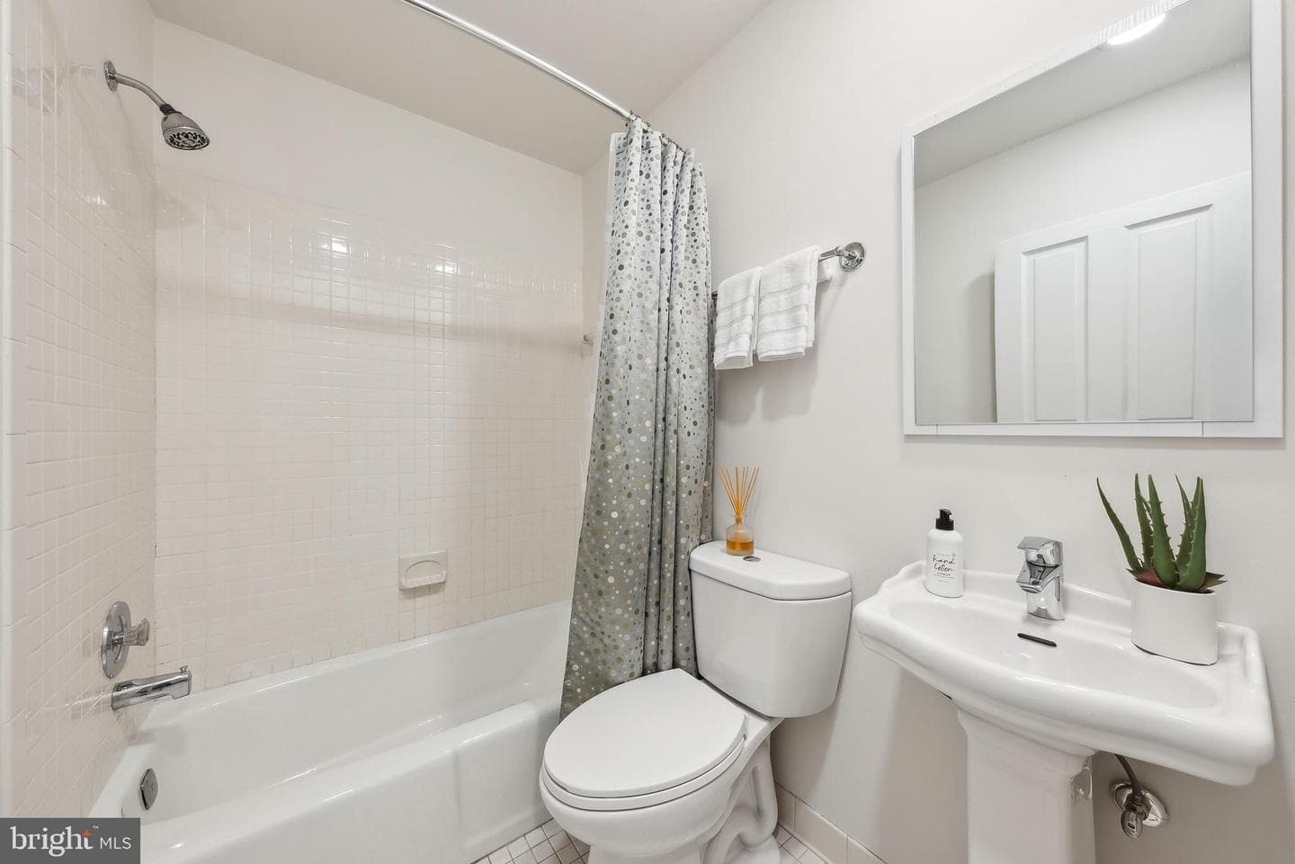 2008 R Street NW photo 8