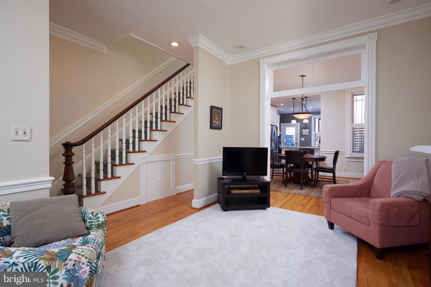 423 3rd Street NE photo 4