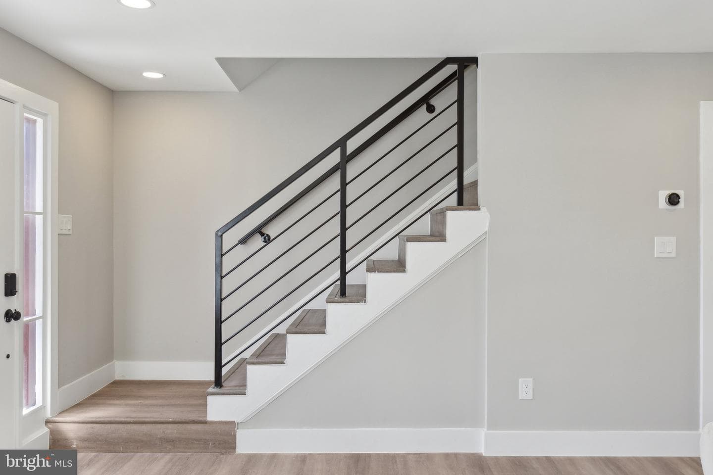 616 Buchanan Street NE photo 10