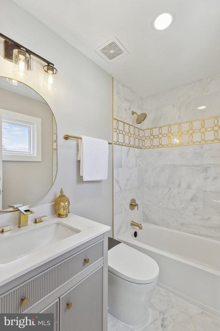 616 Buchanan Street NE photo 13