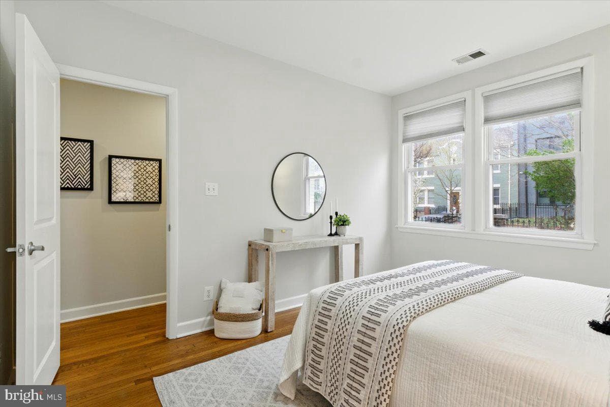 1606 Isherwood Street NE #2 photo 11