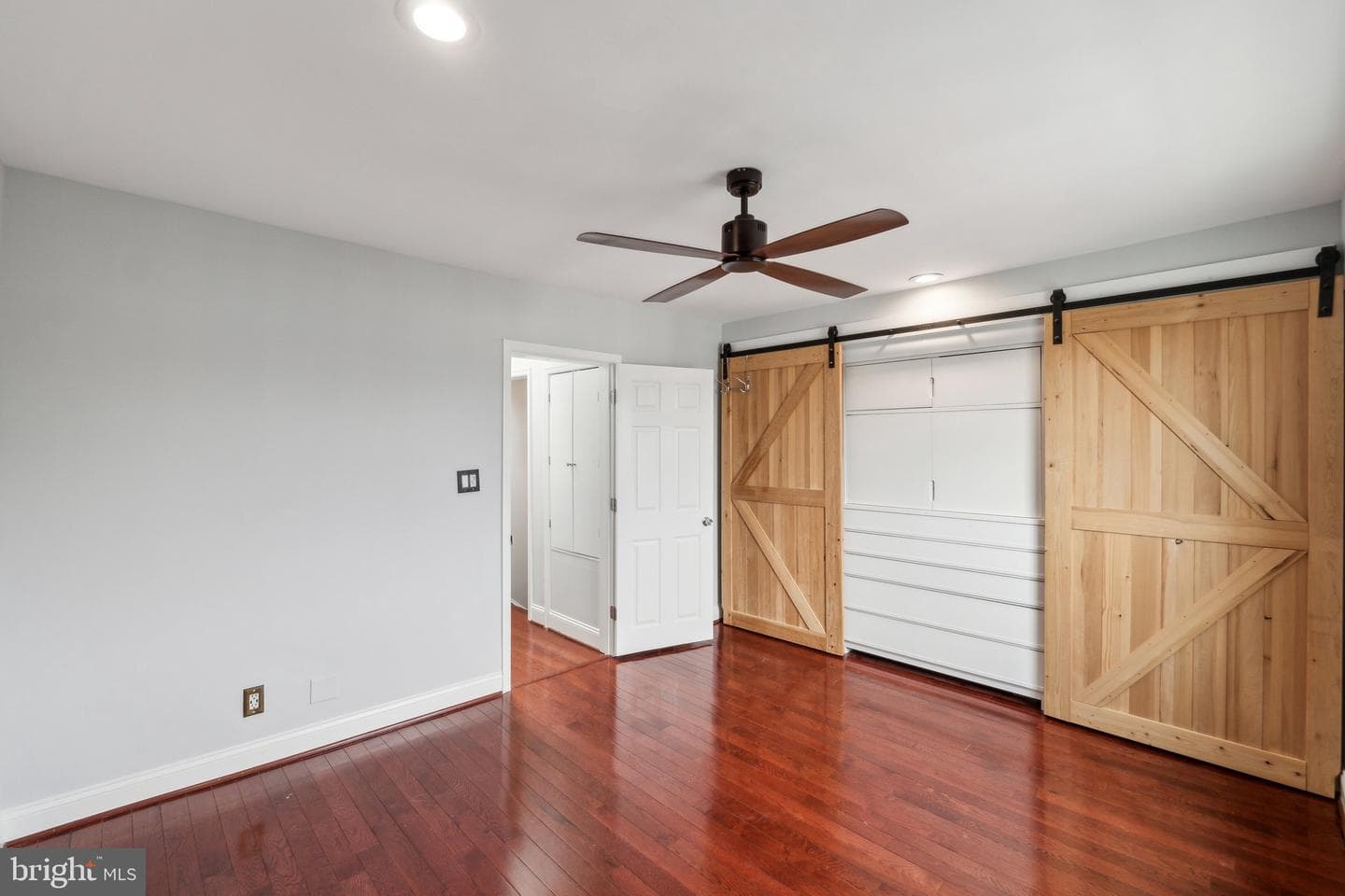 2250 Mount View Place SE photo 15